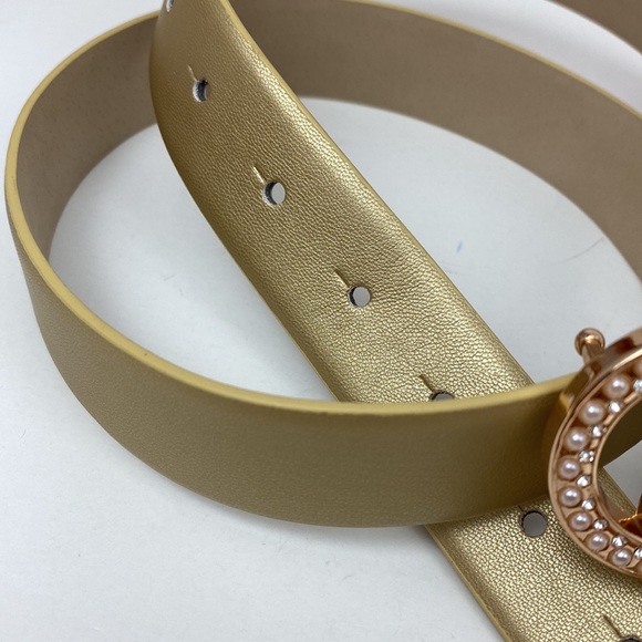 Vince Camuto gold belt, buckle with pearl & rhinestone accents NWT, size M - Picture 2 of 11